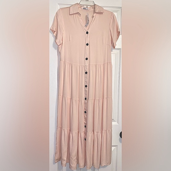 Dokuritu Dresses & Skirts - Dokuutu Short Sleeve Collared Button Down Peach Maxi Dress Size Medium
